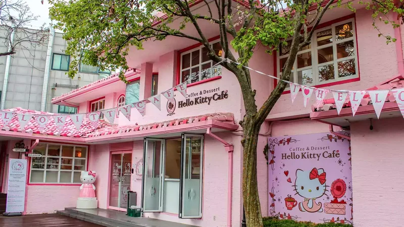 Hello Kitty Kafe